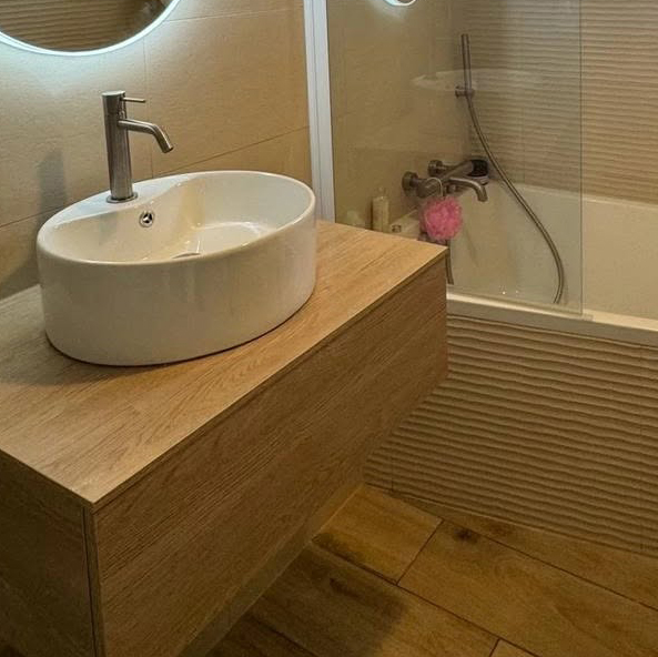 Rénovation de salle de bains dans les Monts-d'Or par Vignat Carrelages.